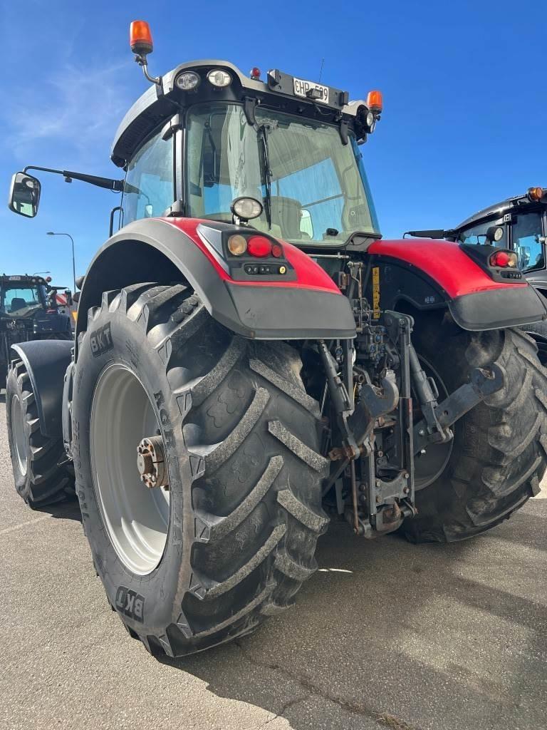 Massey Ferguson 8670 Tractors