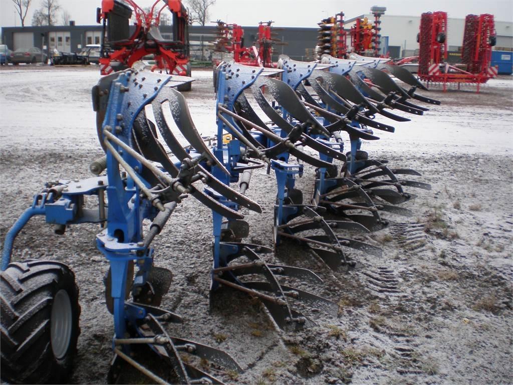 New Holland PV H Reversible ploughs