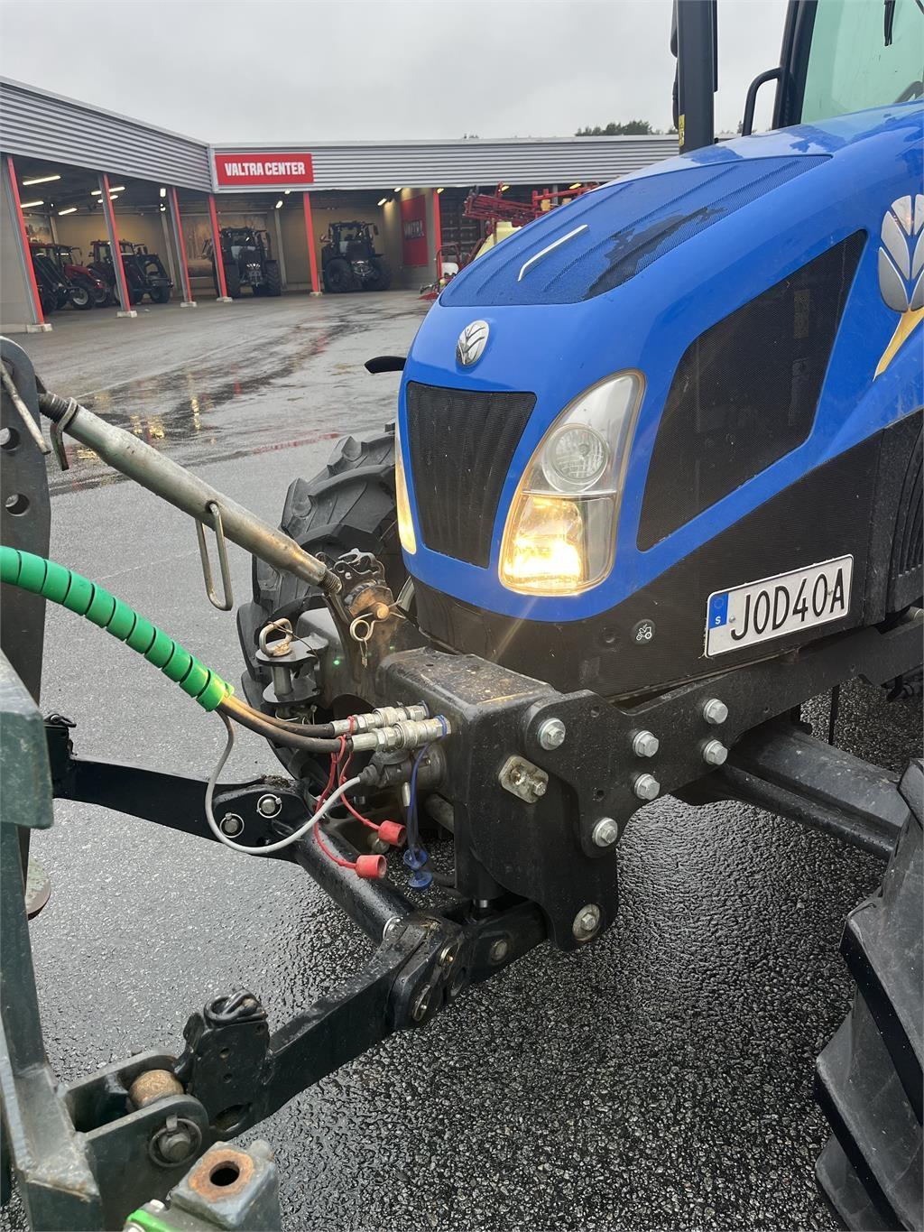 New Holland TD5.85+F Traktorer