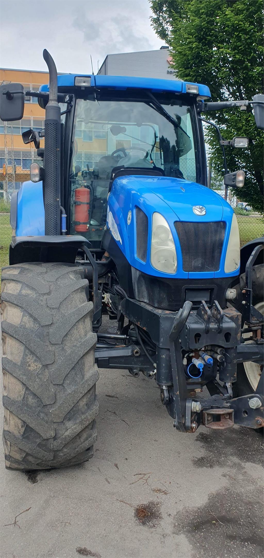 New Holland TS135A Tractors