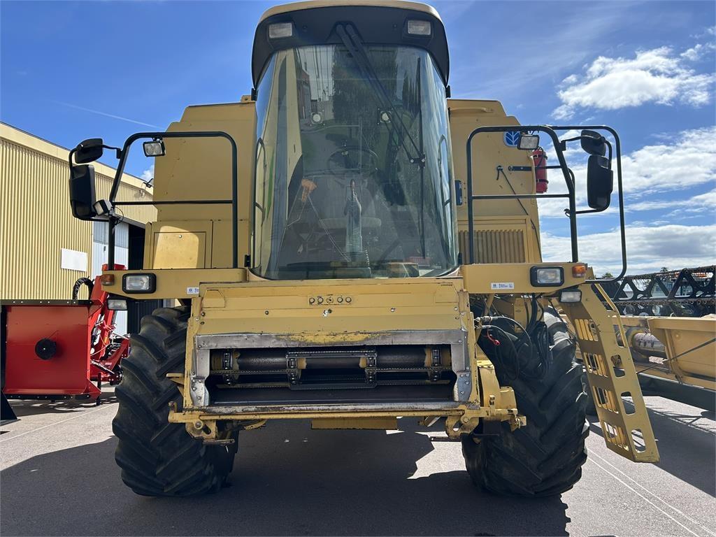 New Holland TX 66 PLUS + 24 FOT Combine harvesters