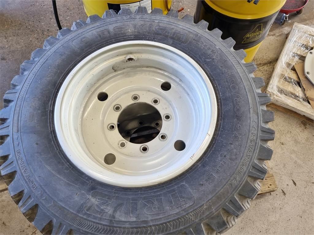 Nokian 440/80 R34 SAMT 360/80 R24 Tyres, wheels and rims
