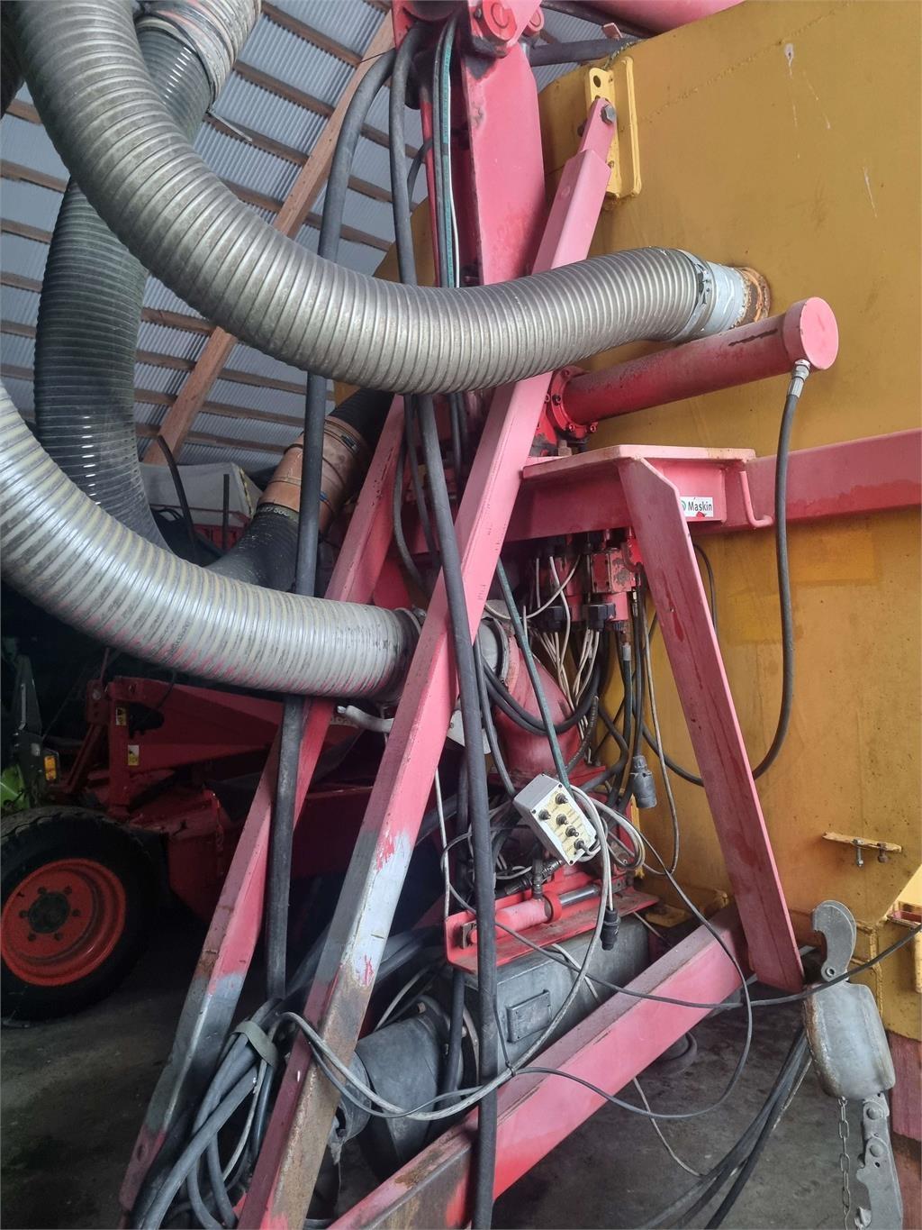 Olby 12 Slurry tankers