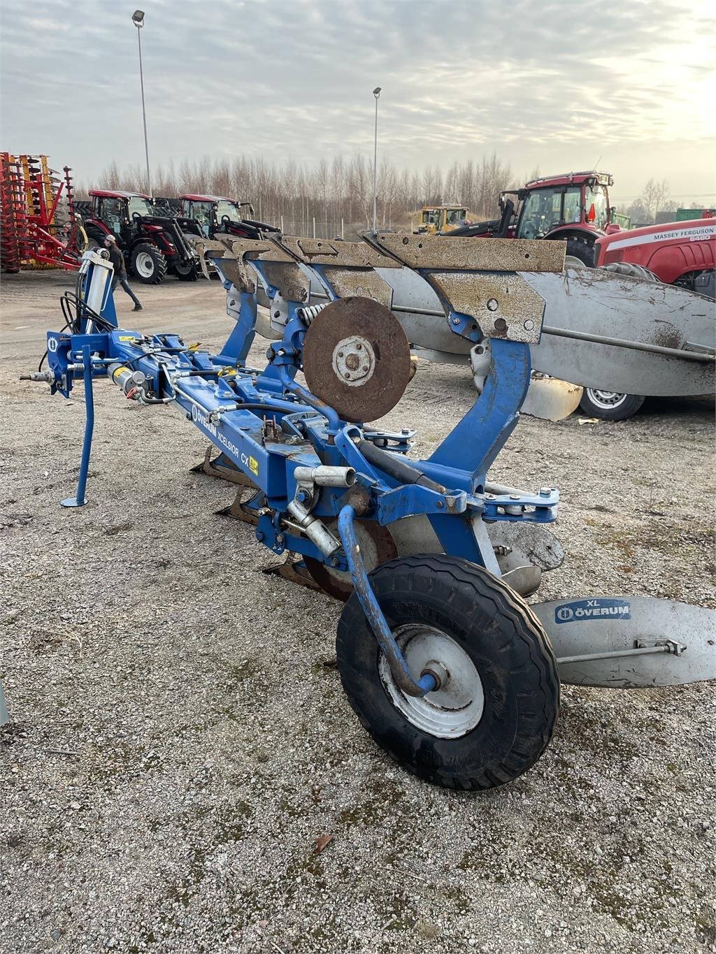 Överum CX 4975 Reversible ploughs