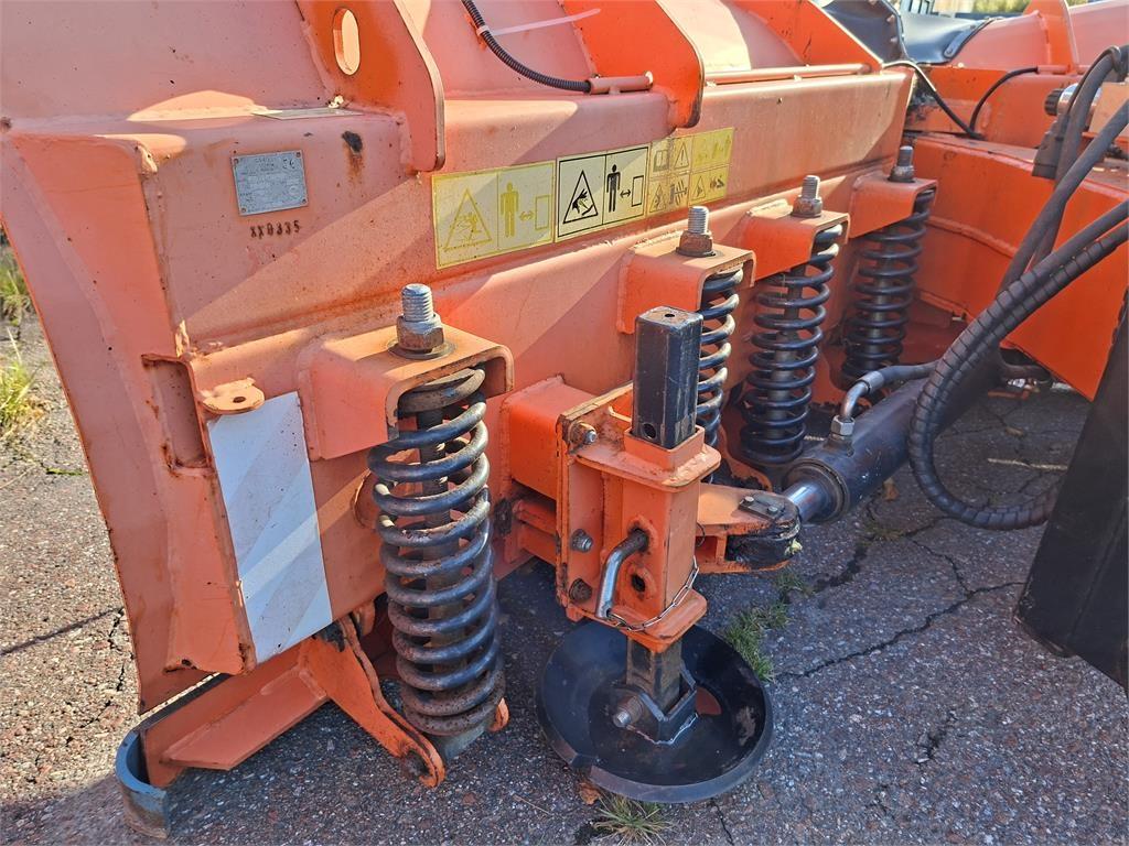 Pronar PUV3300M Snow blades and plows
