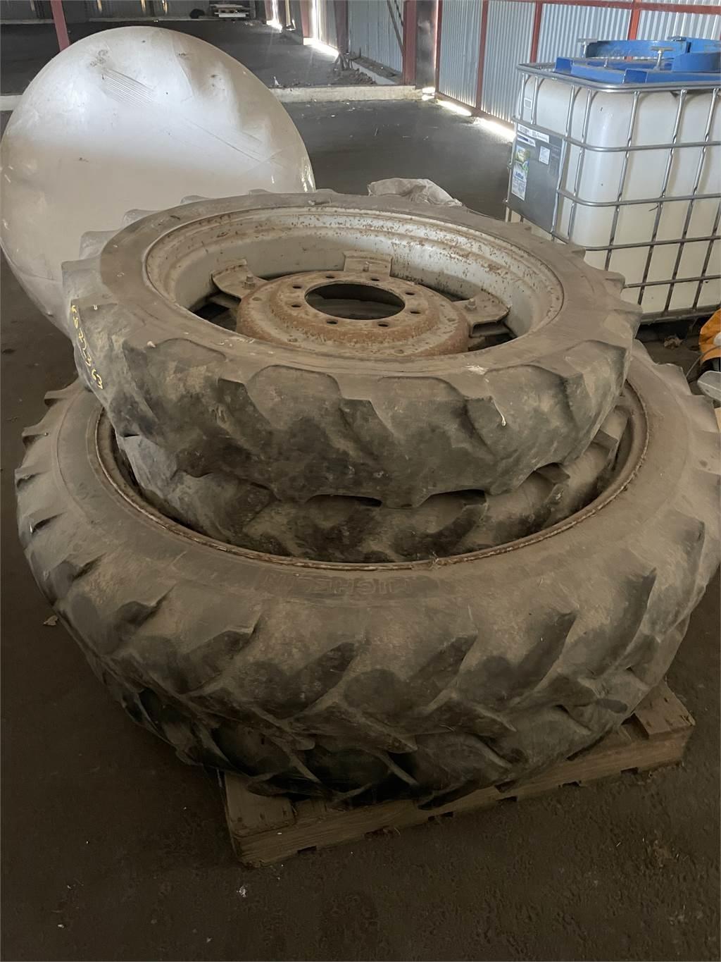  SLITNA CASE Tyres, wheels and rims