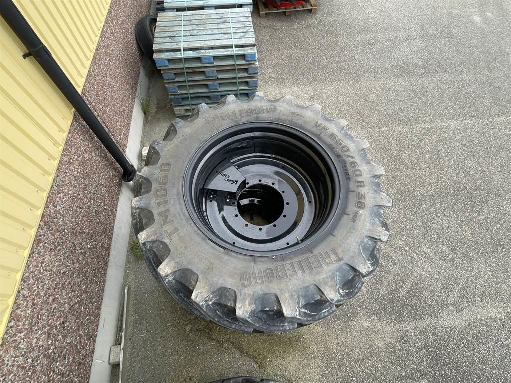Trelleborg TM1060 750/70R44 + 650/60R38 + FENDT FÄLGAR Agriculture - Others