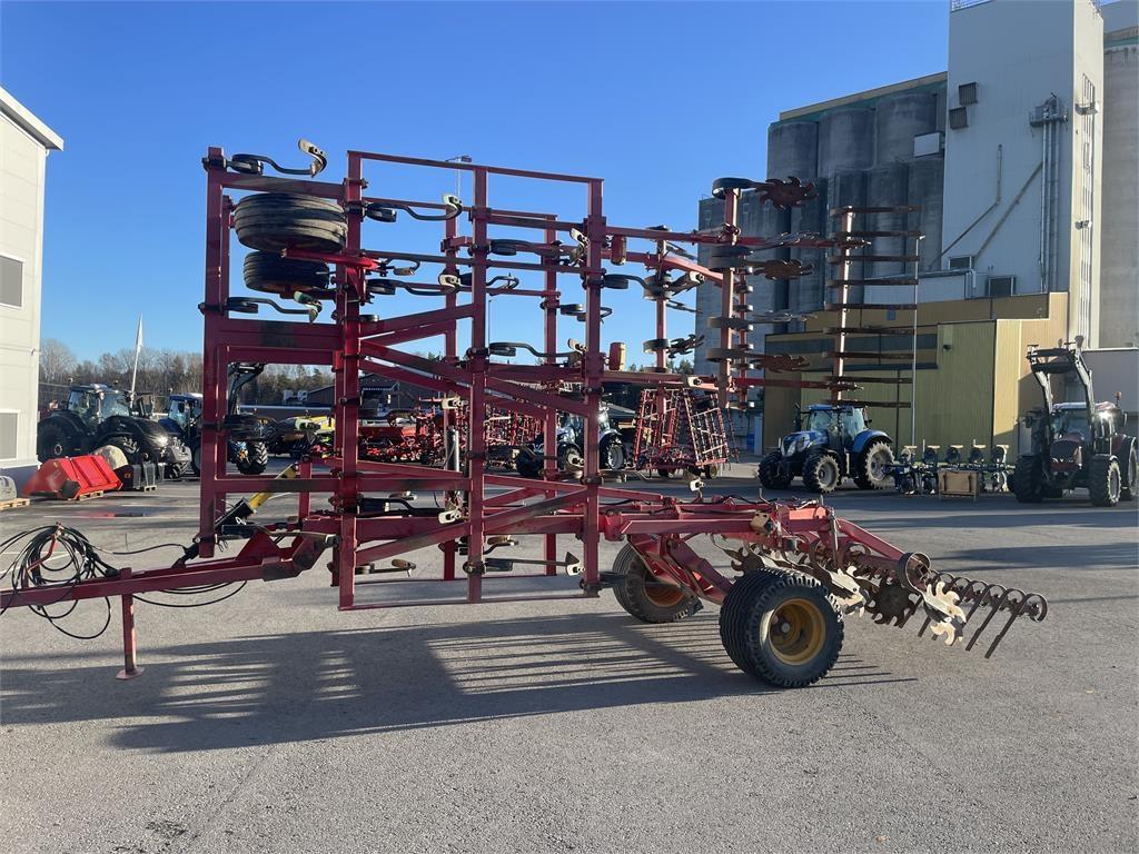 Väderstad CULTUS Harvar