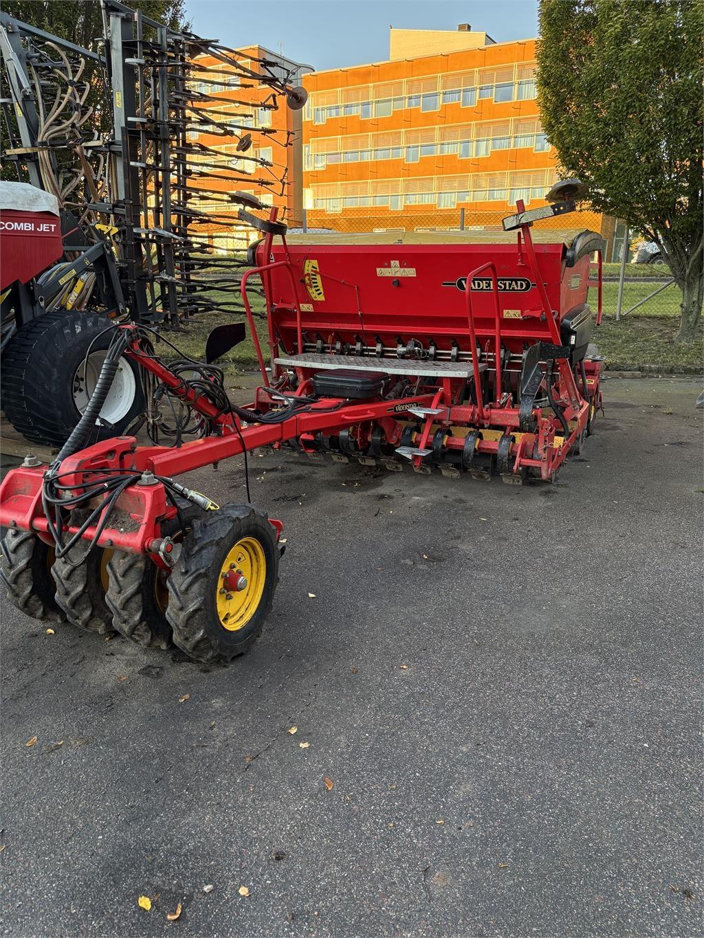 Väderstad RAPID 300 C Drills