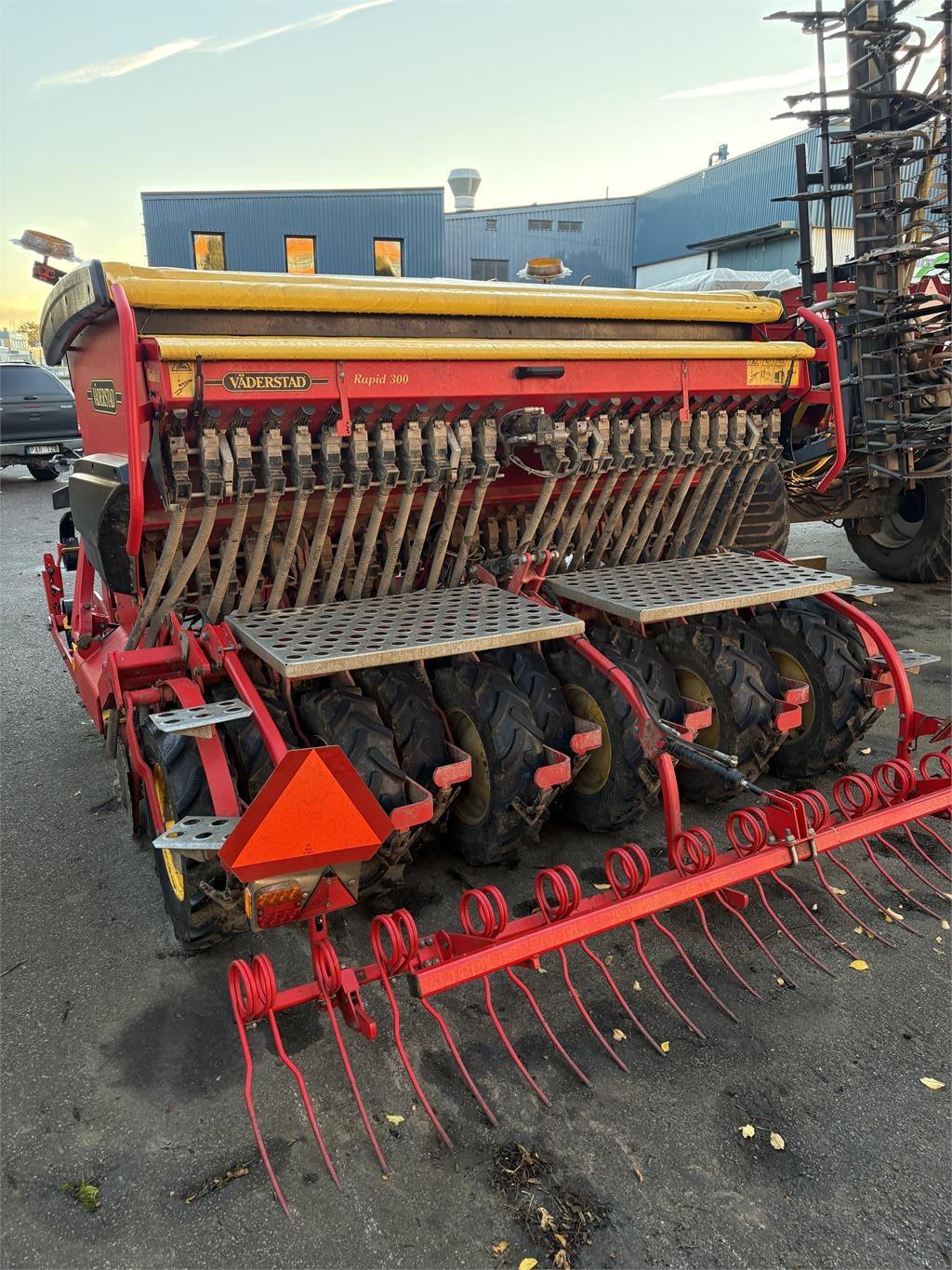 Väderstad RAPID 300 C Drills