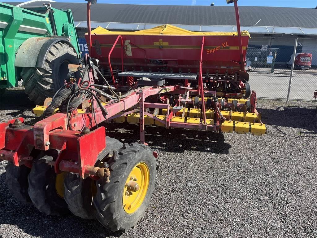 Väderstad RAPID 400 C Drills