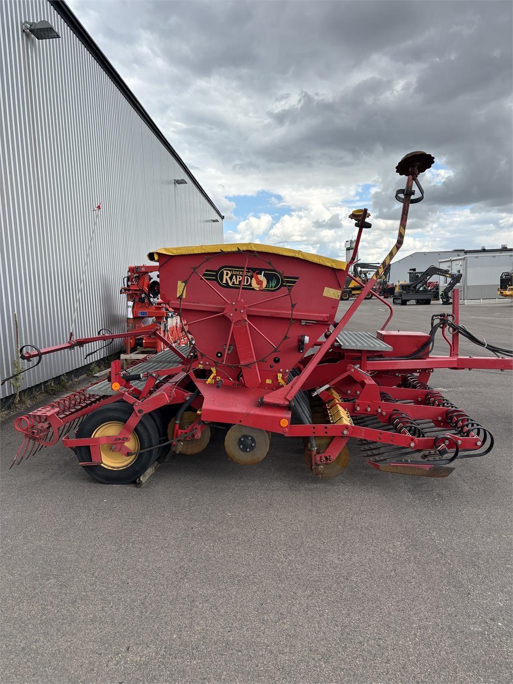 Väderstad RAPID 400 C Såmaskiner