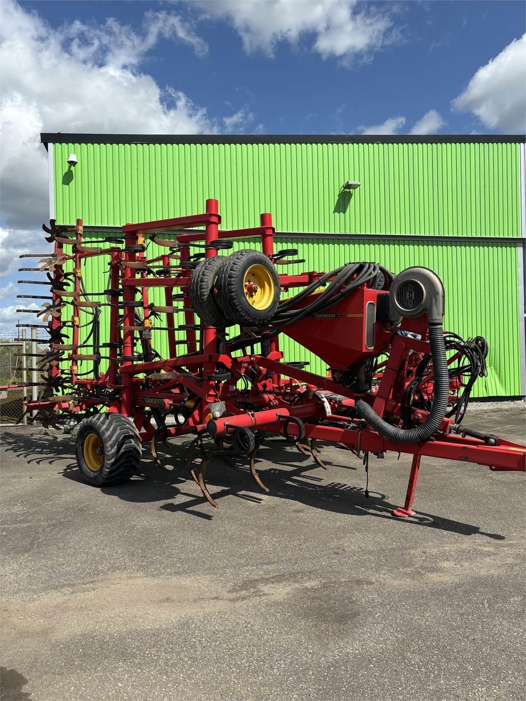 Väderstad SWIFT 720 + BIODRILL Harrows
