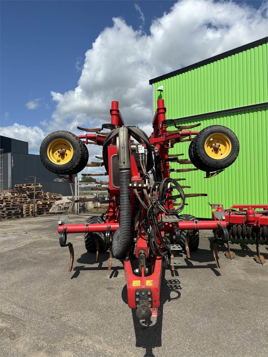 Väderstad SWIFT 720 + BIODRILL Harrows