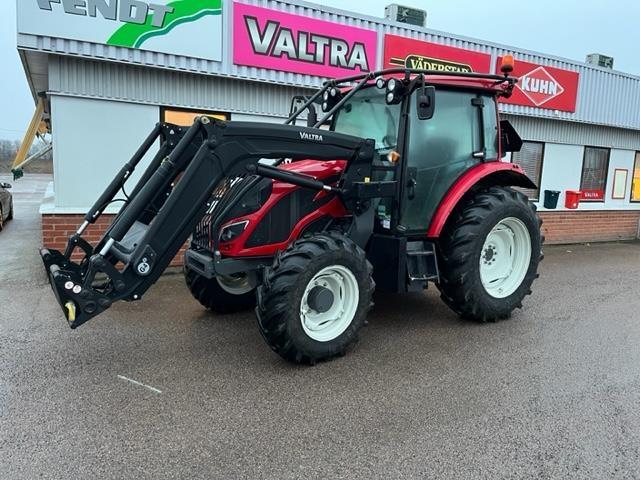 Valtra 104MH4 + L Tractors