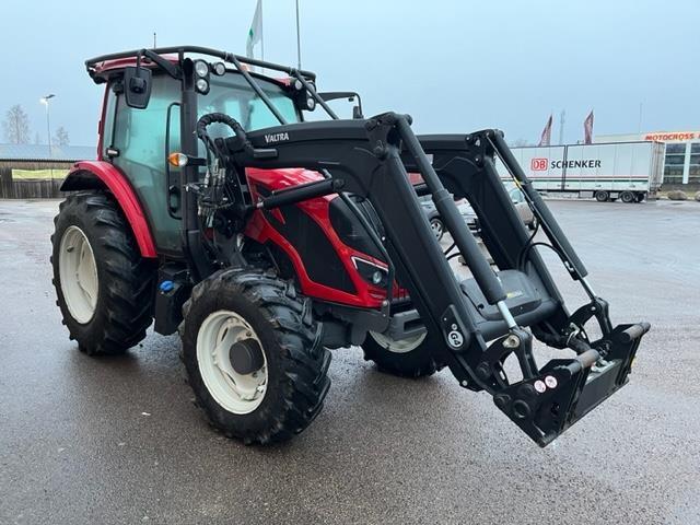Valtra 104MH4 + L Tractors