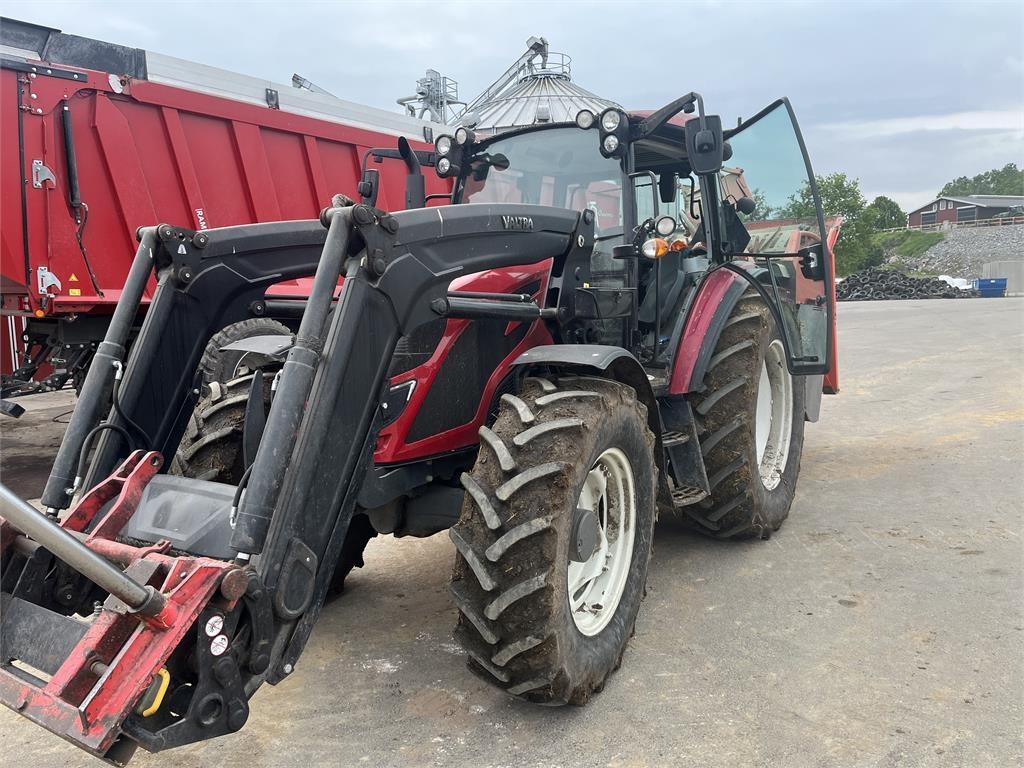 Valtra 134LH 1C7 Tractors