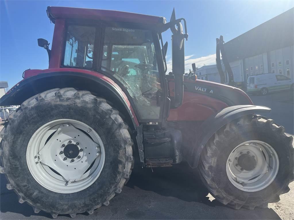 Valtra 142 DIRECT Tractors