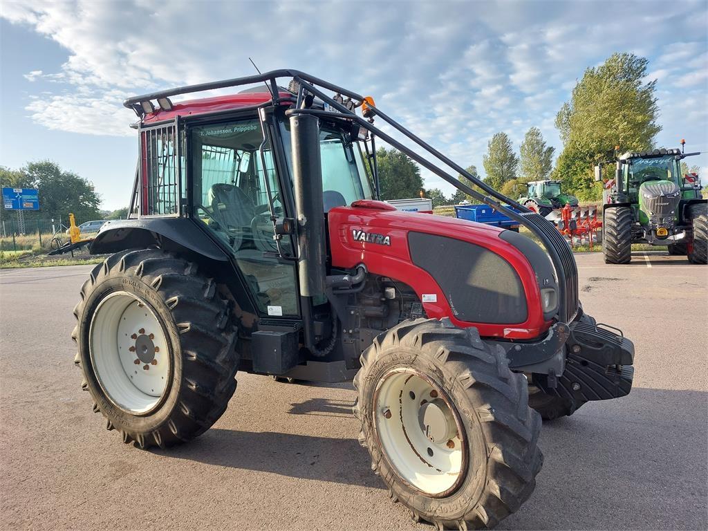 Valtra 93 HITECH Tractors