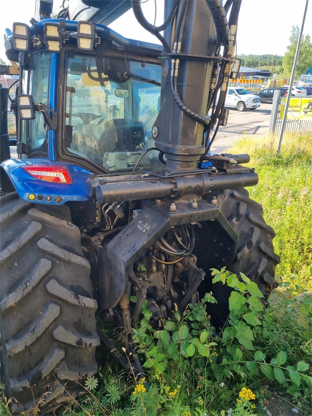 Valtra N134 HITECH 5 Tractors