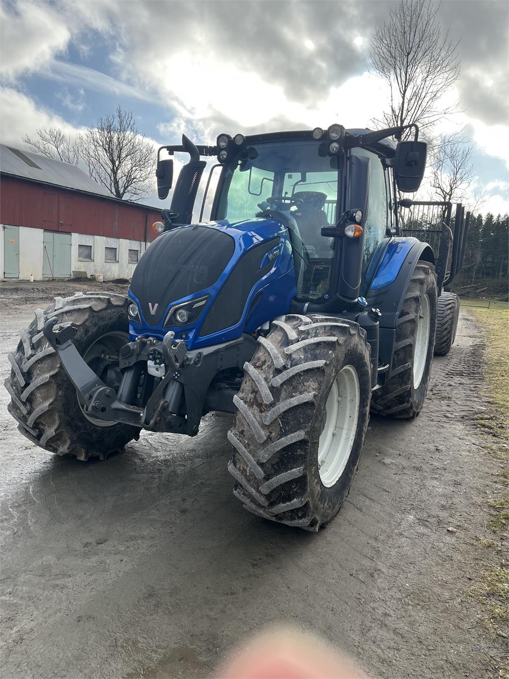 Valtra N154E ACTIVE+FL+TT Tractors