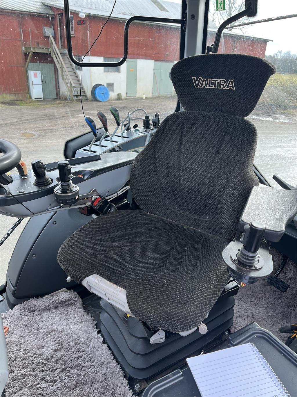 Valtra N154E ACTIVE+FL+TT Tractors