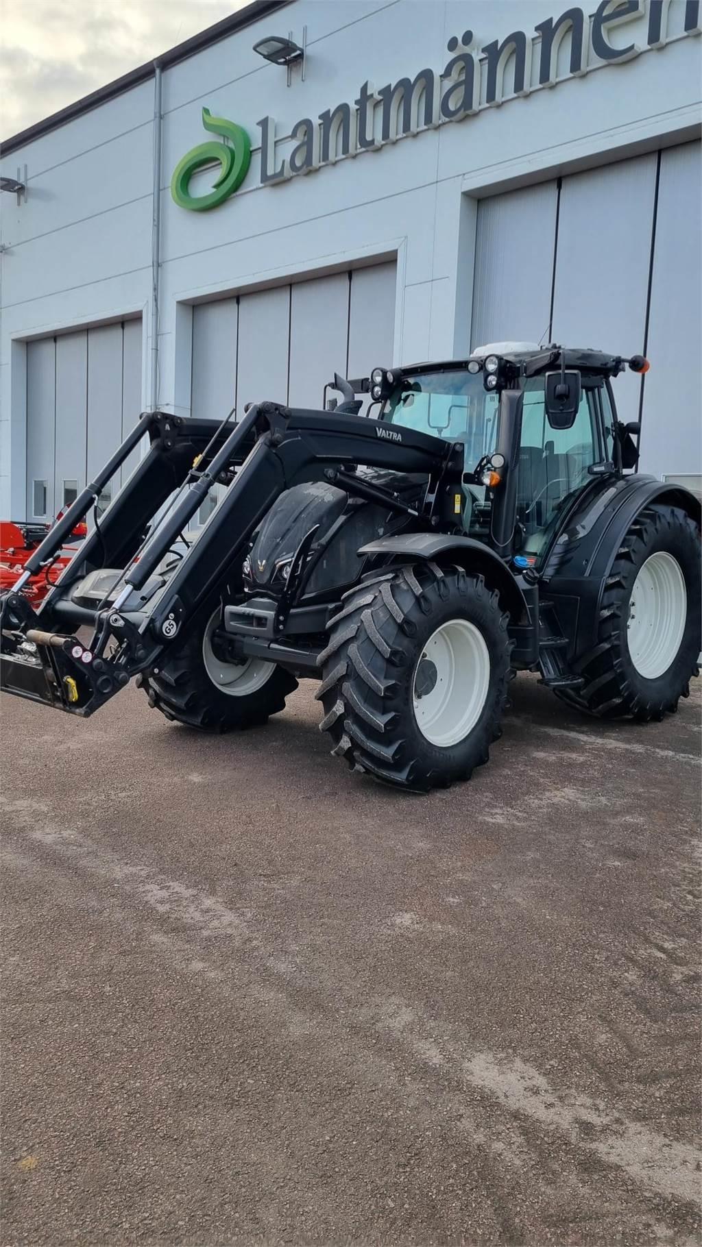 Valtra N154E DIRECT +L Tractors