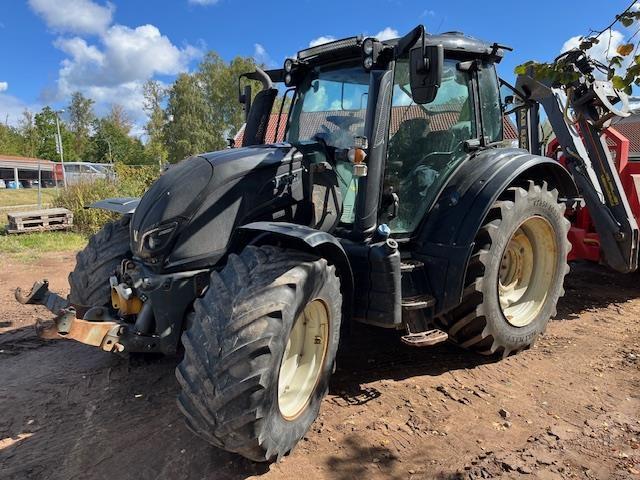 Valtra N174 DIRECT + F Tractors