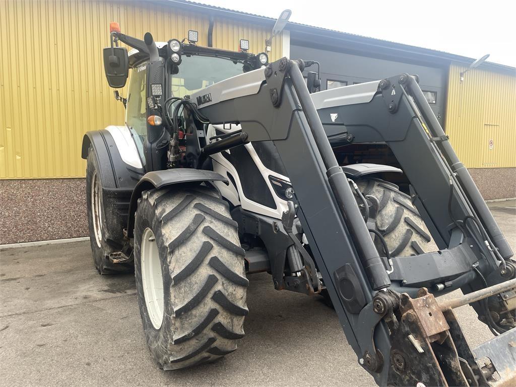 Valtra N174 DIRECT+L+F Tractors