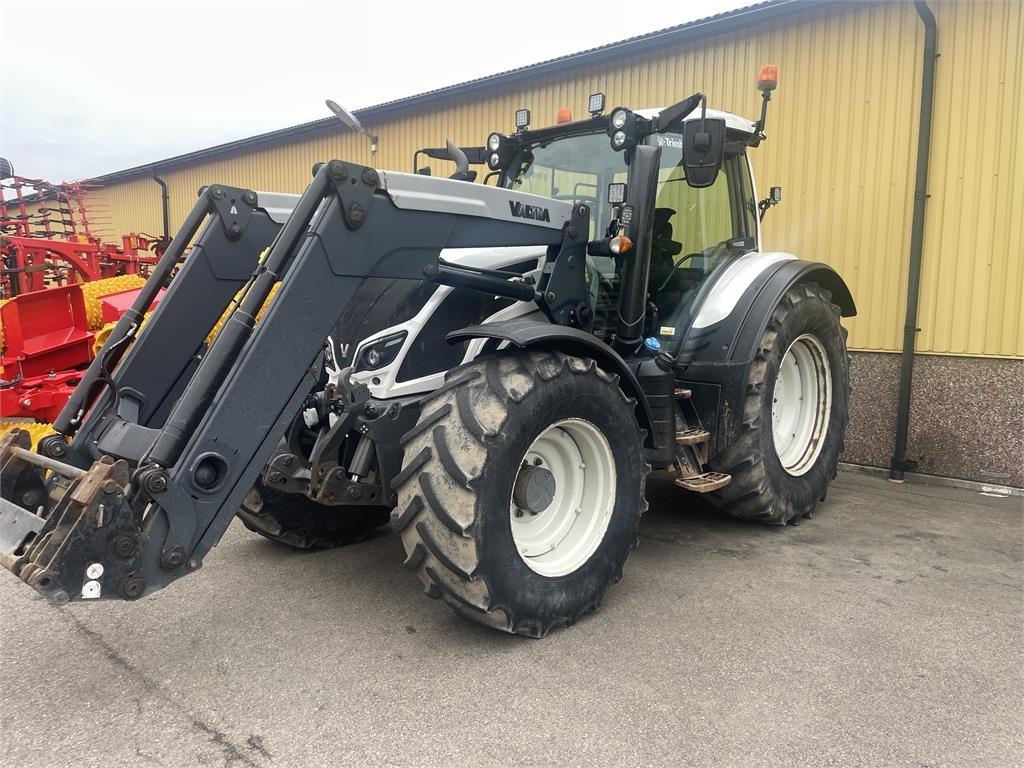 Valtra N174 DIRECT+L+F Tractors