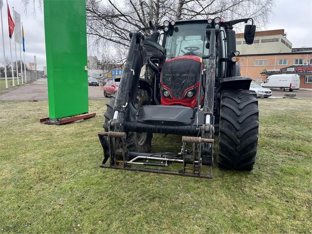 Valtra N174 VERSU SMART Tractors