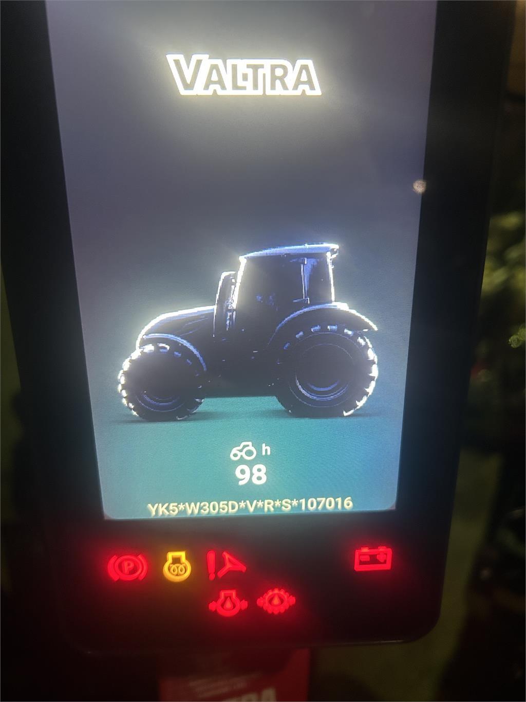 Valtra Q305+L+PTO+TWIN+F Tractors