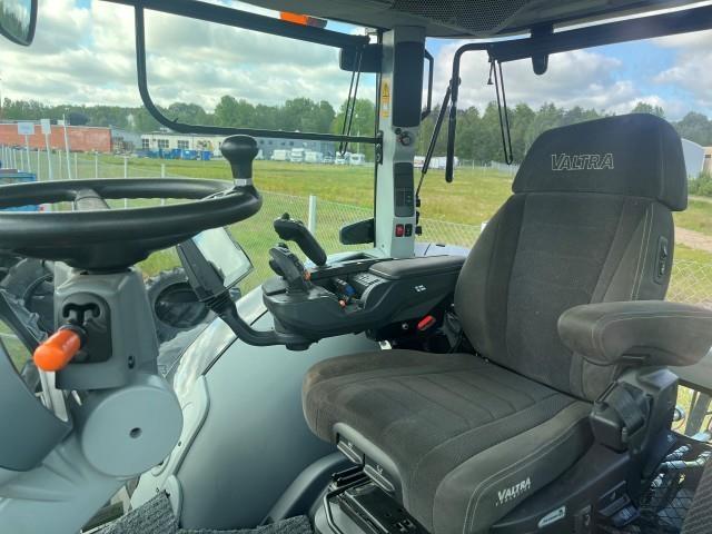 Valtra S324 SMARTTOUCH MR19 (SVART) Tractors