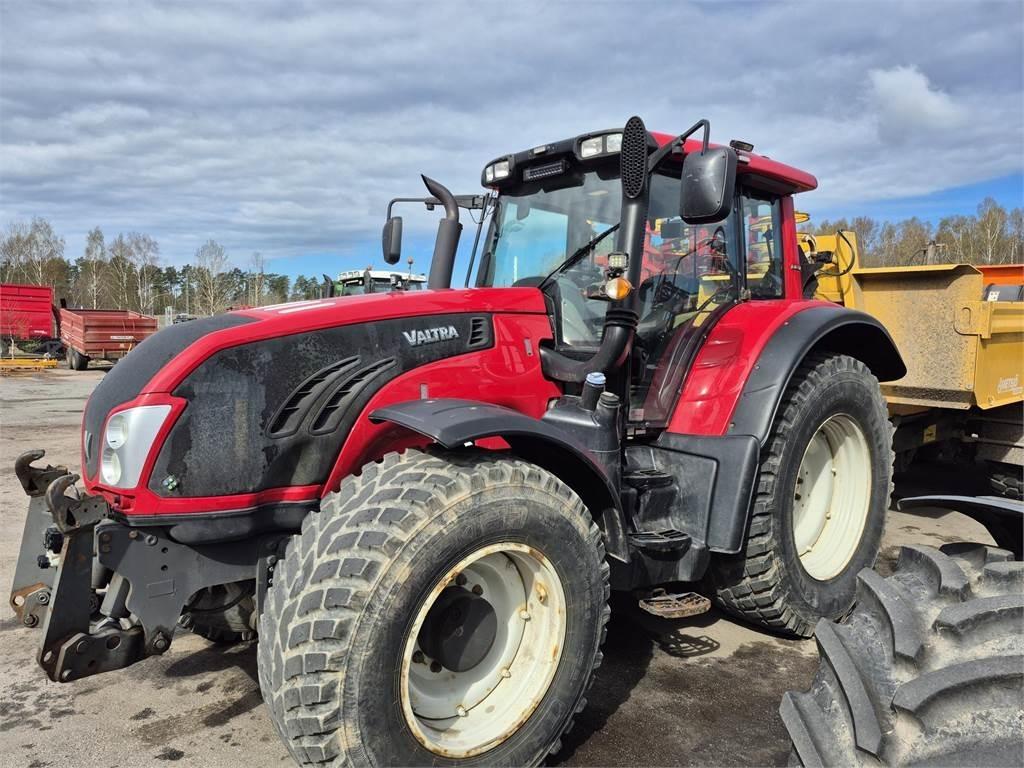 Valtra T203D FL SCR Tractors