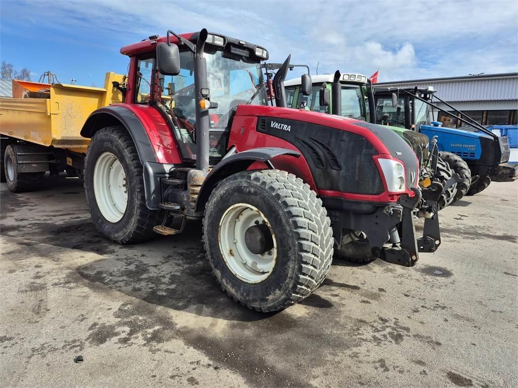 Valtra T203D FL SCR Tractors