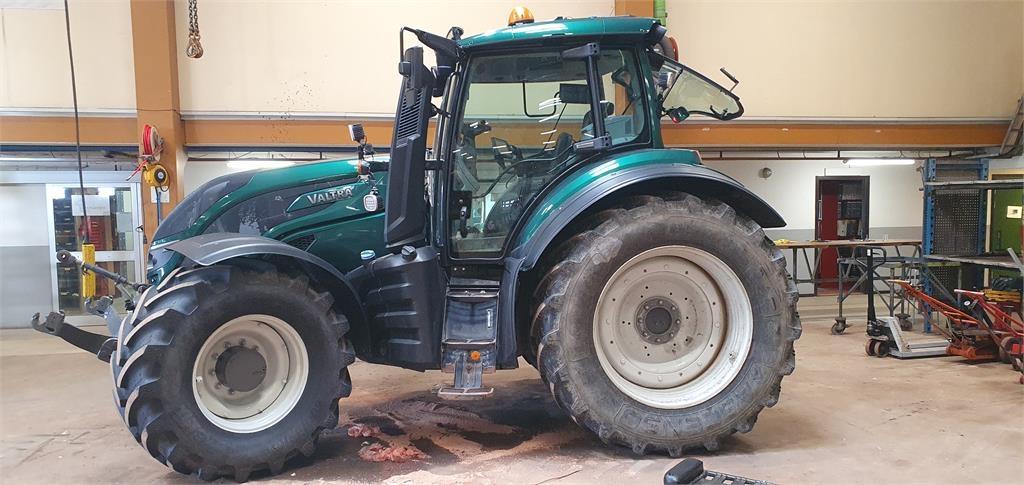 Valtra T234 VERSU 1B8 SMARTTOUCH Traktorer