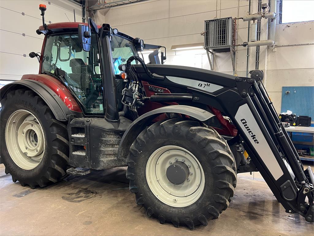 Valtra T255 VERSU +L Tractors