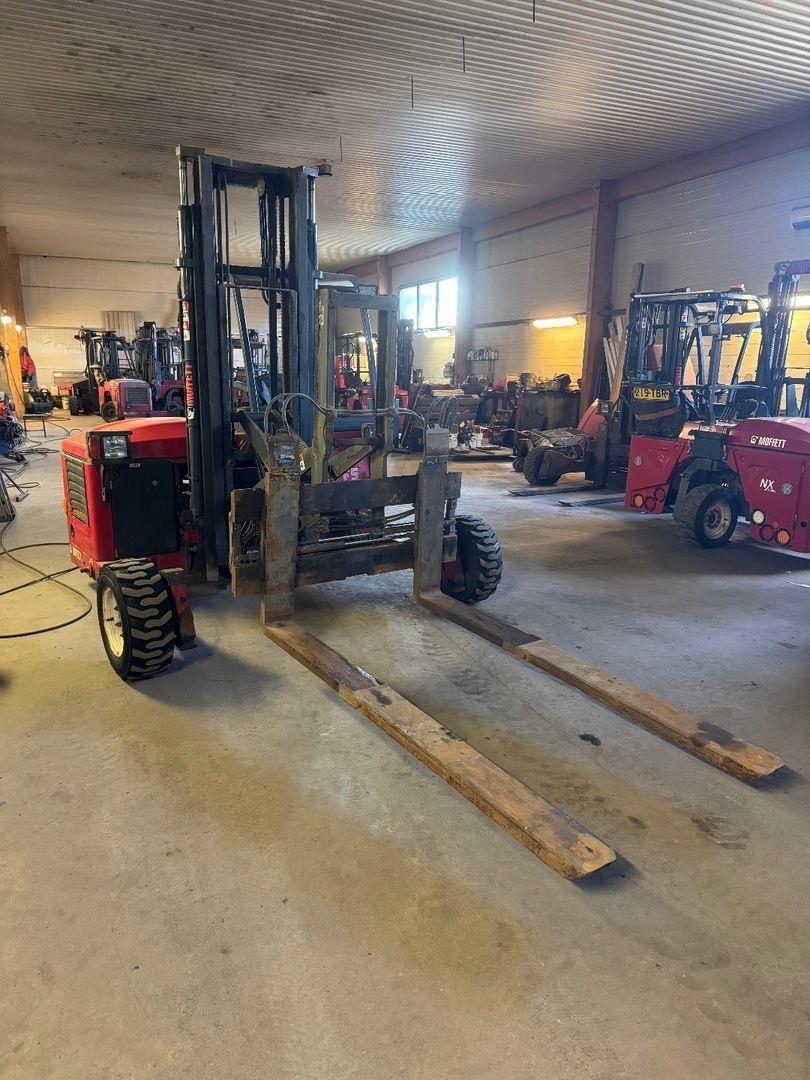  Moffet M4 25.3 Dieseltrukit