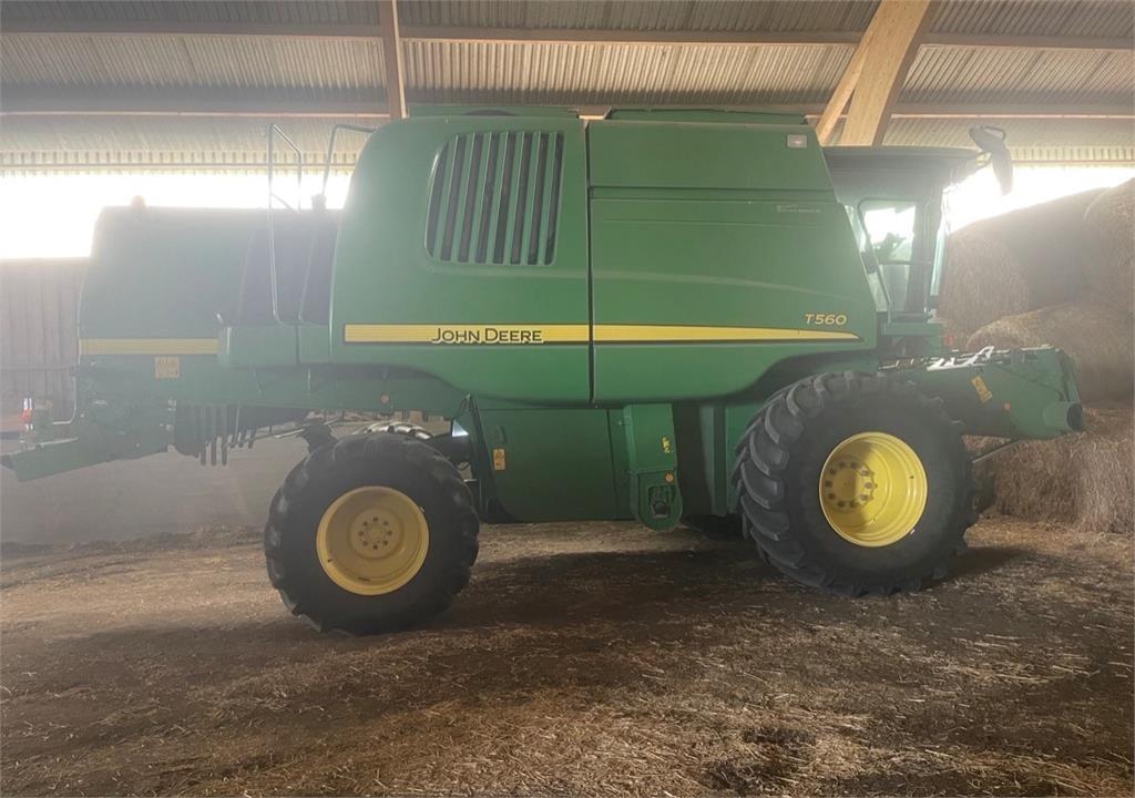 John Deere T560 SKÖRDETRÖSKA 25 FOT Skördetröskor