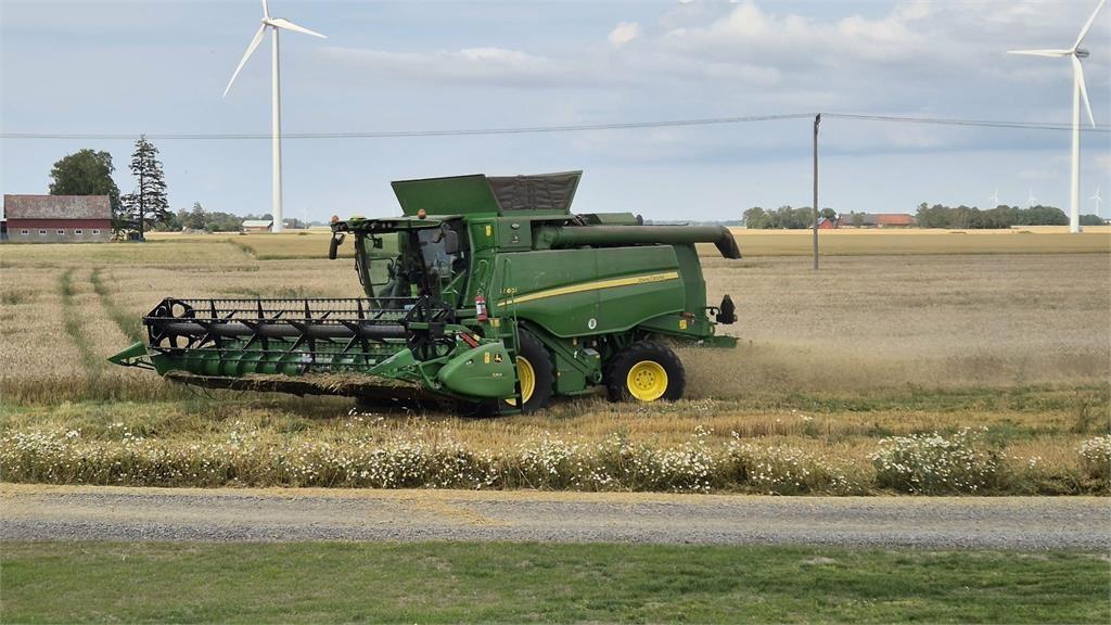 John Deere T560I SKÖRDETRÖSKA 25 FOT Skördetröskor