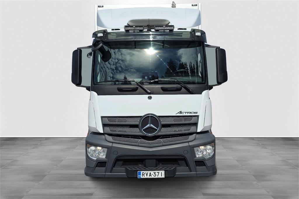 Mercedes-Benz 1827 L Umpikorikuorma-autot