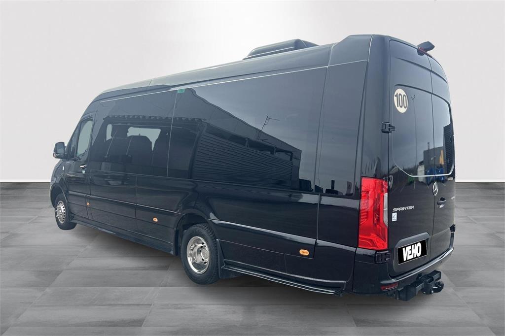 Mercedes-Benz Sprinter 519CDI A4A 1+1+16 / 19 paikkaa Minibussit