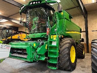 John Deere T 660i