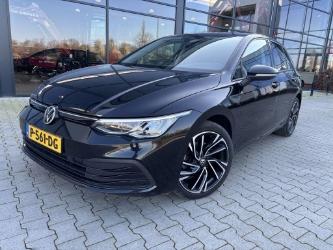 Volkswagen Golf 8 2.0 TDI Life Navi ACC PDC LED LMV