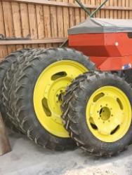 BKT Radodlings Hjul John Deere 270/95R32 /270/95R48
