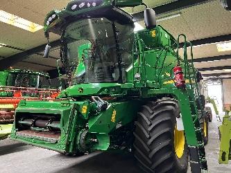 John Deere T670