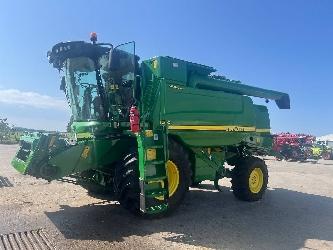 John Deere T 550