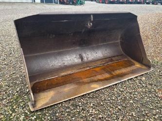 Skovl - Jordskovl 2,7 m Jordskovl 2,7 meter - Volv