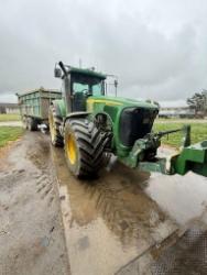 John Deere 8520