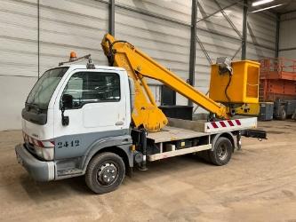 Nissan Cabstar + multitel 145 ALU